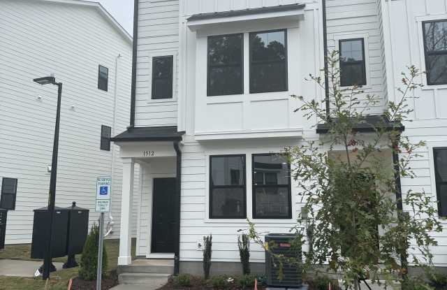 1512 Crescent Townes Way photos photos