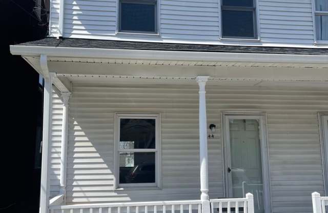 Charming 3-Bedroom Home for Rent in Slatington, PA – Convenient Location! Gallery 1