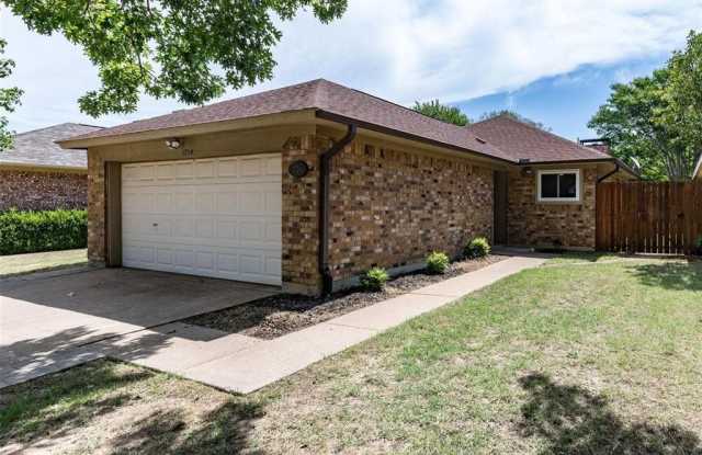 1714 Red Bud Lane - 1714 Redbud Lane, Euless, TX 76039
