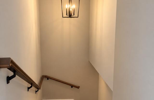 16 Wagner Ave Gallery 4