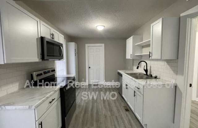 1015 N Newton Ave photos photos