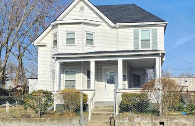 806 Warren Ave. Gallery 1