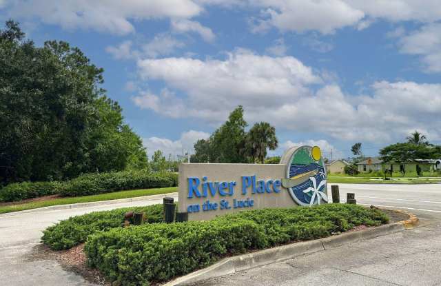650 NE Waters Edge Lane photos photos