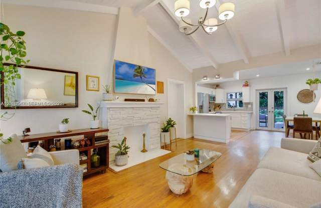 45 Northwest 93rd Street Gallery 1