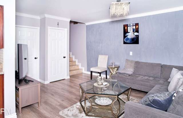 11725 Lemay St  Unit #8 Gallery 4
