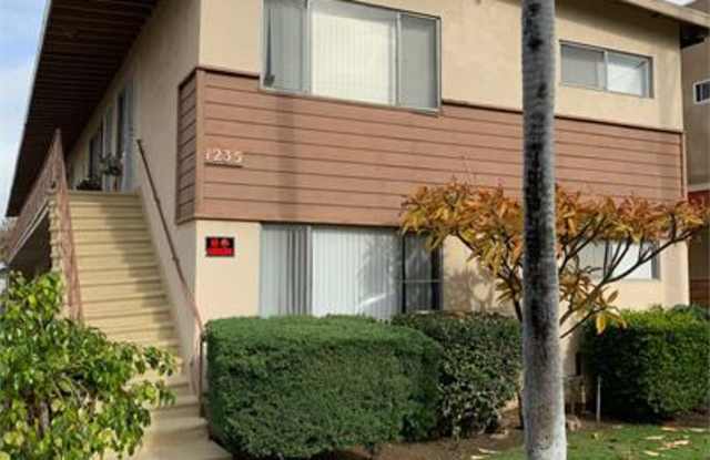 1237 West Palmyra Avenue - I Gallery 4