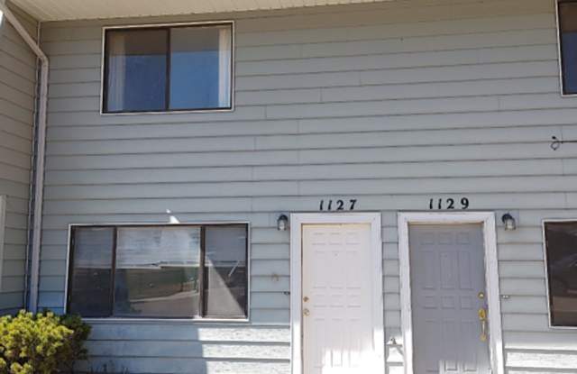 MOVE IN SPECIAL - 2 bed 1.5 bath townhouse - covered parking - 1127 Booth Drive, Pocatello, ID 83201