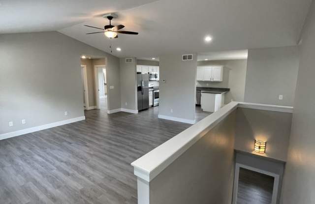 Welcome to 108 Kennedy Court in Waynesville, MO! Gallery 3