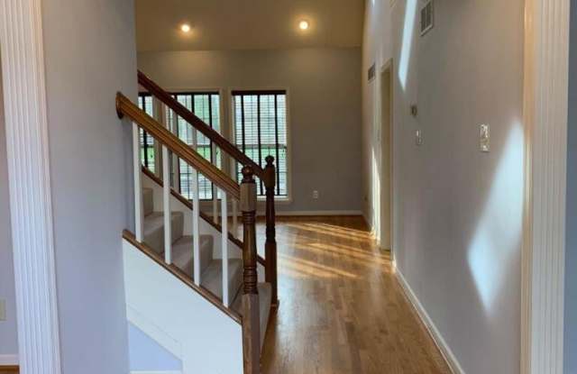 699 Gingermill Lane Gallery 3