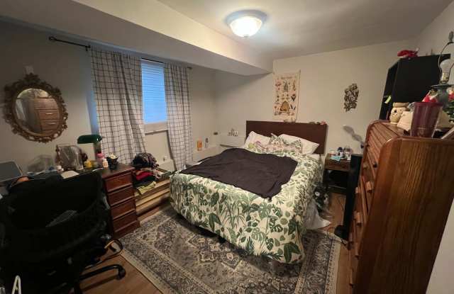Just Renovated, Great Value Brighton 2 Bed - Heat/HW Included photos photos