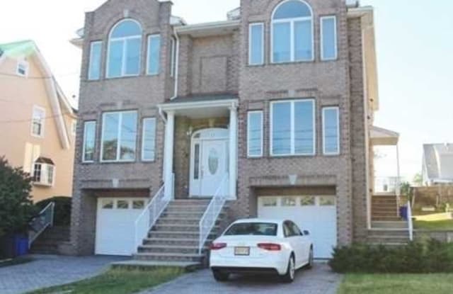 717 Kingsland Avenue - 717 Kingsland Avenue, Ridgefield, NJ 07657