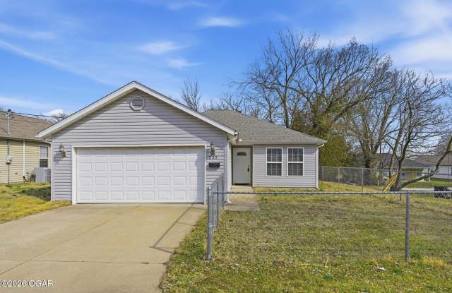 533 N Walker Street - 533 North Walker Street, Webb City, MO 64870