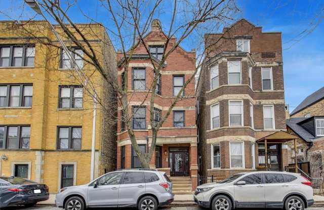 2132 N Oakley Avenue unit: 2 photos photos