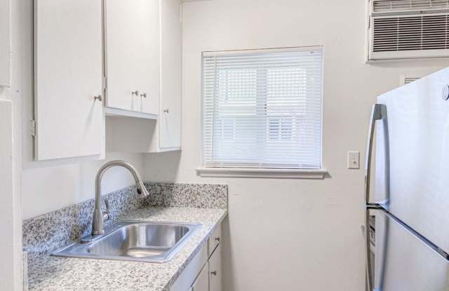 Newman Court Apartments Gallery 4