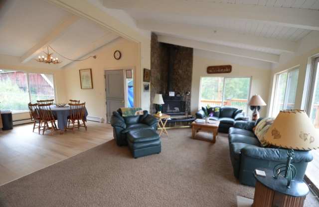 Peak 7 Home! Great Deck and Views! Winter rental! Gallery 4
