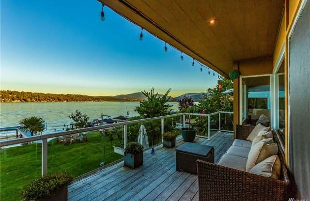 Stunning Lake Sammamish 50 Foot Waterfront Property for Lease in Bellevue photos photos
