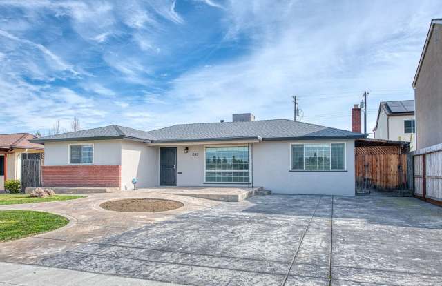 Adorable 3 BR 1 BA Home In A Well Desired Clovis Neighborhood - **SPECIAL-HALF OFF SECOND MONTH RENT** Gallery 4