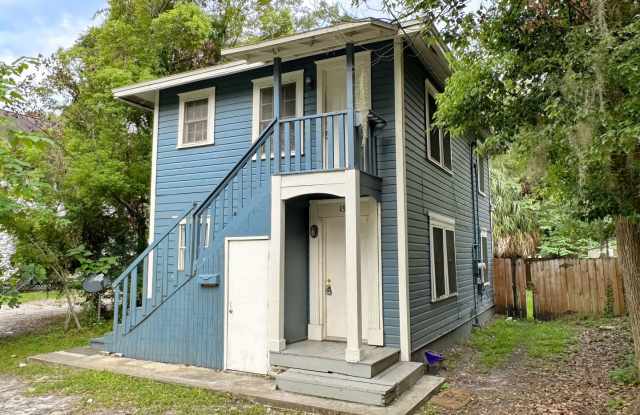 Historic One Bedroom Apartment Steps From Campus (w/ Den) photos photos