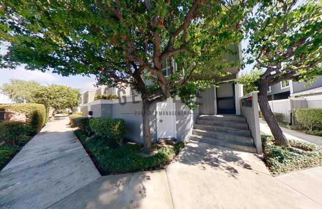 3 Bedroom - 2 Bath - Dual Level Home South Coast Metro - 2800 West Segerstrom Avenue, Santa Ana, CA 92704