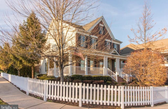 301 NOTTINGHAM PL - 301 Nottingham Place, Brittany Farms-The Highlands, PA 18914