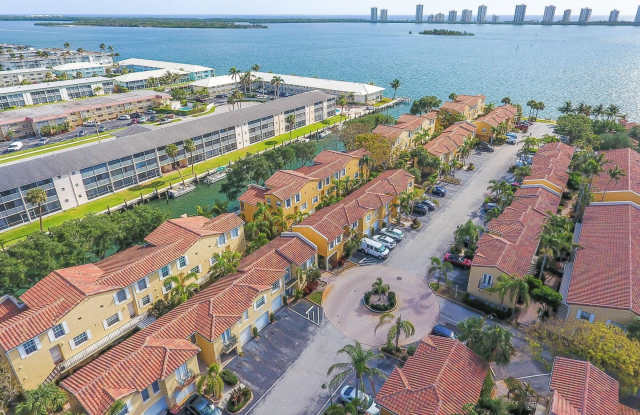 1030 Lake Shore Drive - 1030 Lake Shore Drive, Lake Park, FL 33403