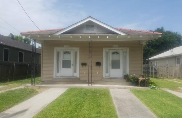 4926 Venus St photos photos