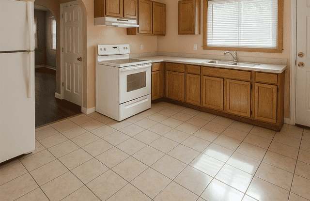 2035 W Grand Ave - 2035 West Grand Avenue, Dayton, OH 45402