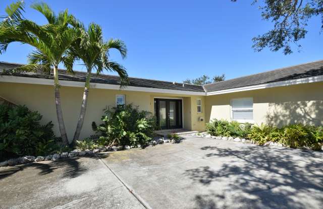 541 20th Ave - 541 20th Avenue Parkway, Indian Rocks Beach, FL 33785