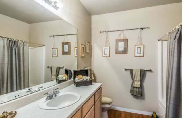 8082 Oakdell Way Gallery 3
