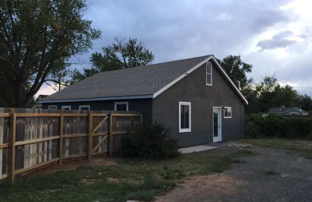 1575 Riverside Drive photos photos