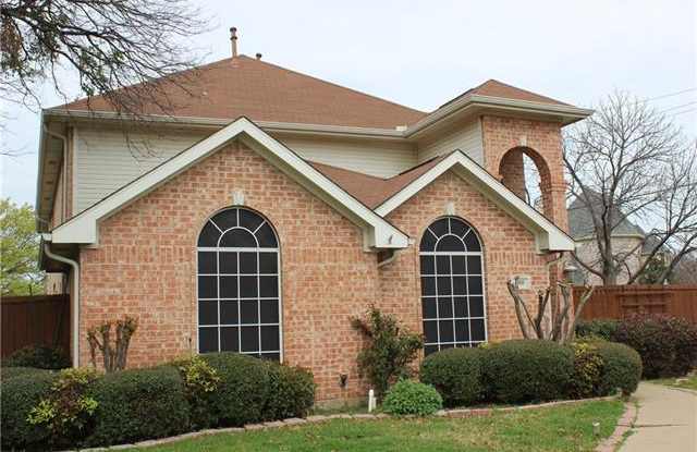 600 Raintree Circle Gallery 2
