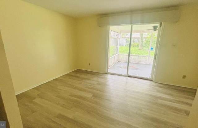 12934 WOODBURN Drive Gallery 3