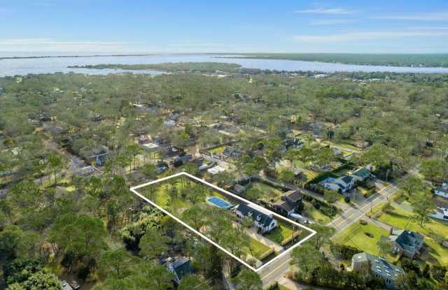 72 W Bay Avenue photos photos