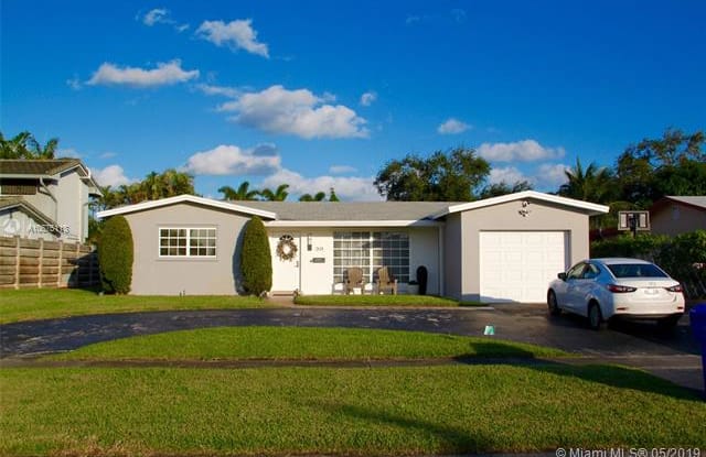 2121 N 53rd Ave - 2121 North 53rd Avenue, Hollywood, FL 33021