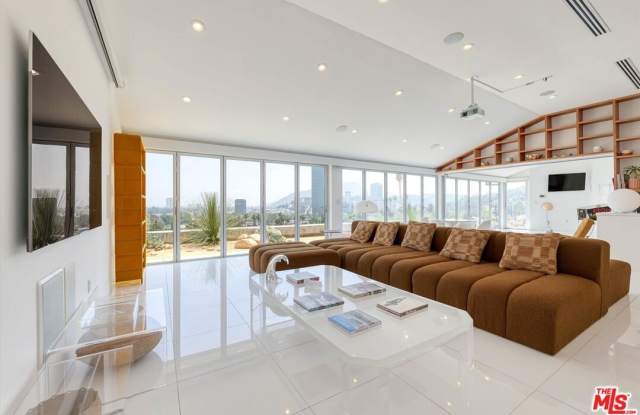 11001 Wrightwood Pl Gallery 2