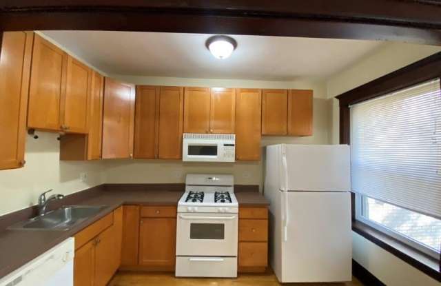 4136 N KEYSTONE Avenue Gallery 4