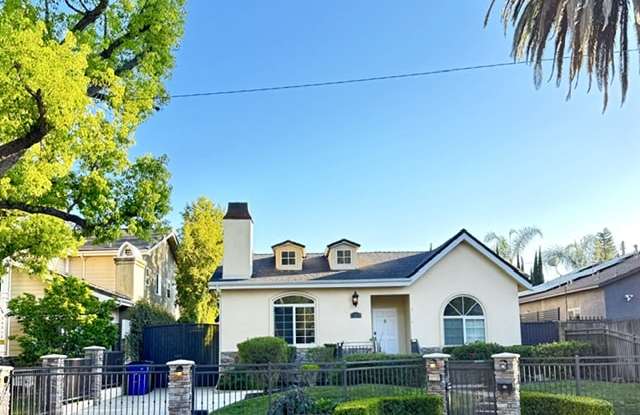 14320 Hortense Street photos photos