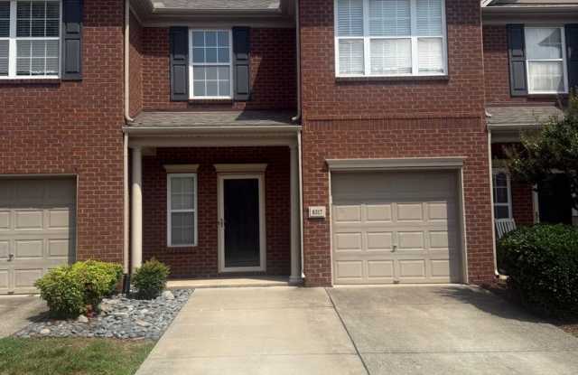 3BR/2.5BA Townhome in Prime Location photos photos