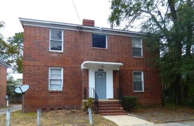 2569 MYRA Street unit: 4 photos photos