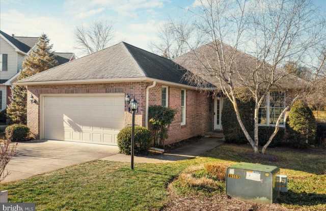 832 WINDER Court Gallery 1