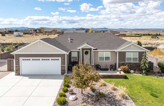 6 bed; 3 bath single family home in Enoch photos photos