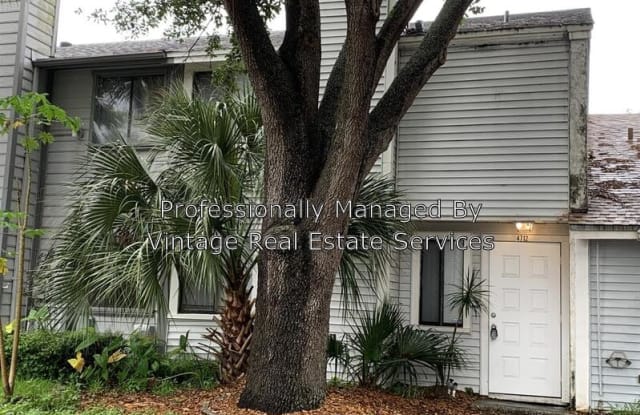 4712 Stonepointe Pl. - 4712 Stonepointe Place, Town 'n' Country, FL 33634