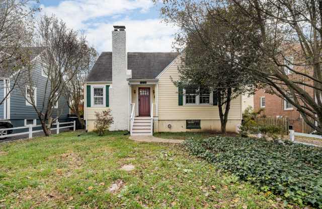 4818 N 22nd Road Gallery 2