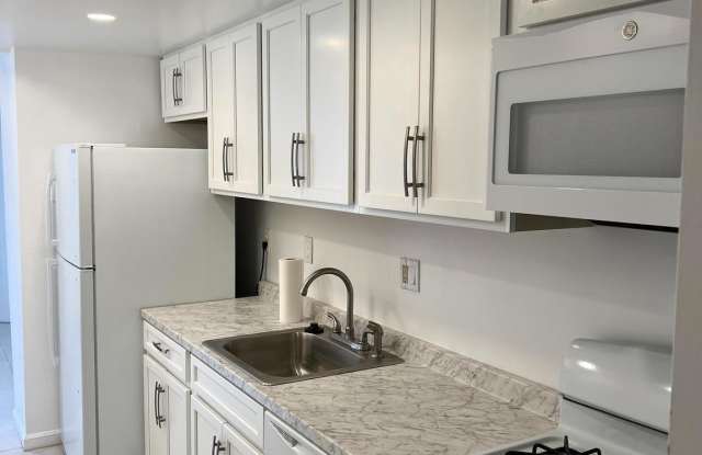 1342 NE LEVIS Street NE photos photos