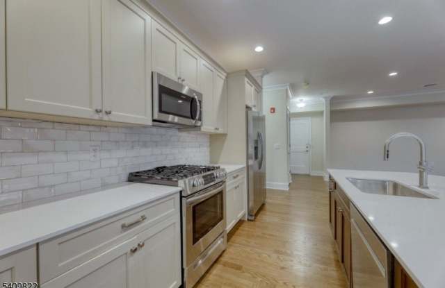 15-27 Royal Ave photos photos