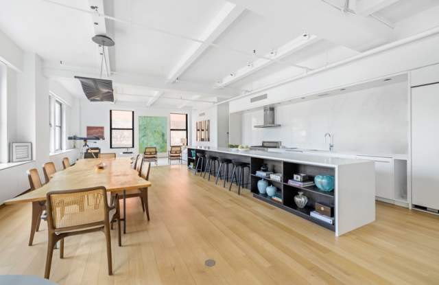 222 Park Avenue South Gallery 2