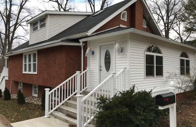 138 PAOLI PIKE - 138 Paoli Pike, Paoli, PA 19301