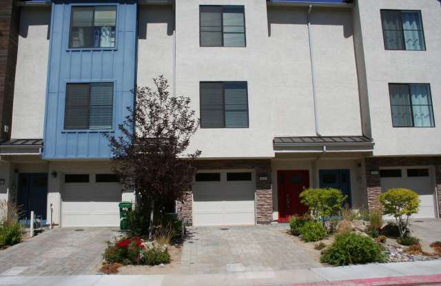 Near UNR/3 Bed Condo photos photos