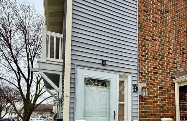 330 Hampton Court unit: D photos photos