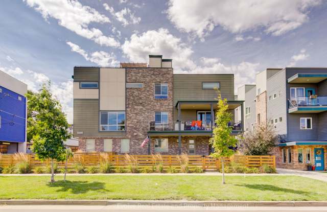 Evolve Real Estate: Gourgeous Townhome Near a Sloan's Lake AVAILABLE NOW! photos photos